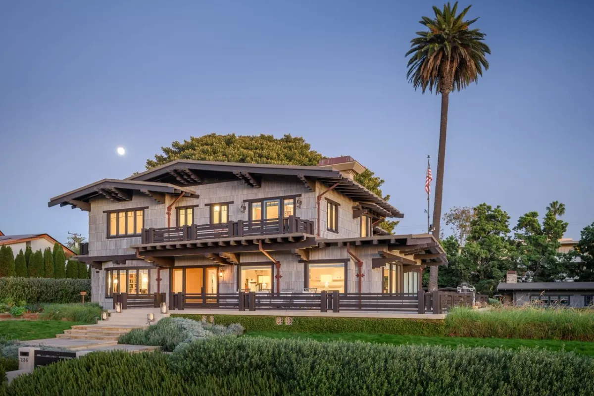 Landmarks of Adelaide Drive - April 12