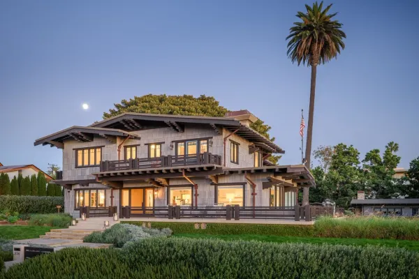 Landmarks of Adelaide Drive - April 12